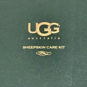 UGG Sheepskin Care Kit in Green and Gold